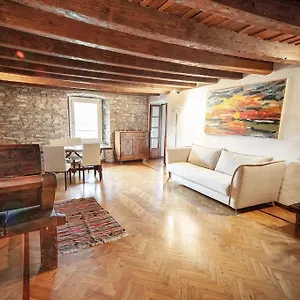 Flora Inn, Namaste - Vista Colli Apartament